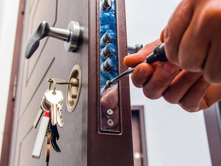 PROCLE réalise différents travaux de serrurerie maison et auto en Guadeloupe.